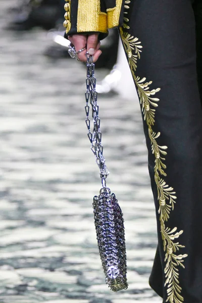 Look 124